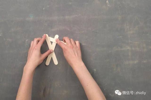 雪糕棒手工制作大全，雪糕棒板凳、雪糕棒DIY、雪糕棒手工制作（火遍抖音界的雪糕棍多米诺）