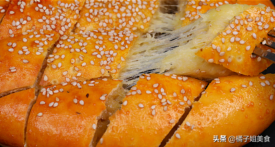 香蕉芝士拉丝饼烤箱做法！外酥里嫩孩子超爱，新手一次成功-起舞食谱网