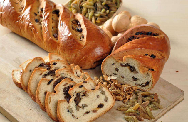 紫米面包的热量，一天吃两个紫米面包会胖吗（吃一次就能爱上的早餐面包）