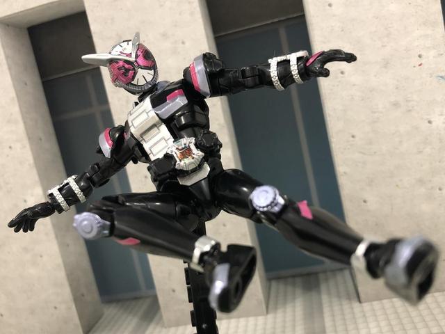 ps怎么镜像翻转，ps里怎么镜像翻转（装动镜世界版假面骑士时王登场）