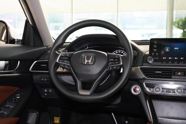 东风本田英诗派，本田英诗派的发动机跟雅阁一样吗（深度体验INSPIRE混动车型）