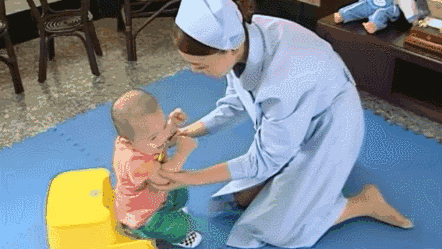 宝宝的锻炼操，宝宝锻炼操 去上幼儿园伸伸臂（大动作、精细动作训练教程）