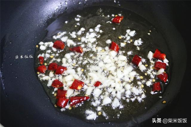 芹菜煮多久能熟，西芹煮多久熟（加它一起炒）