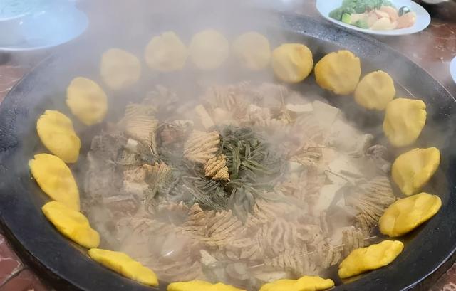 郑州美食排名前十，郑州十大网红餐厅排行榜  留白西餐厅最文艺（郑州市经开区美食盘点TOP10出炉）