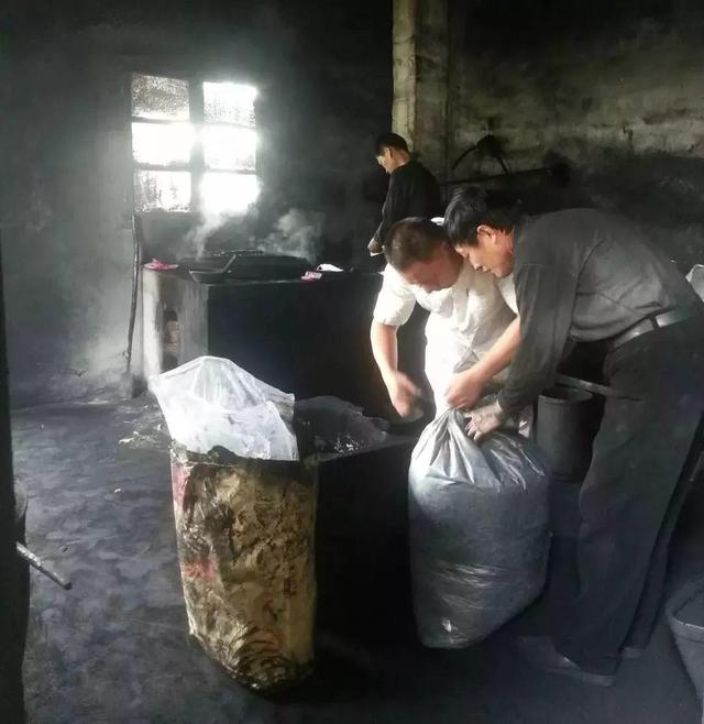 怎样用墨块调制成墨汁，墨汁如何调制而成（墨——书法和国画的亲娘）