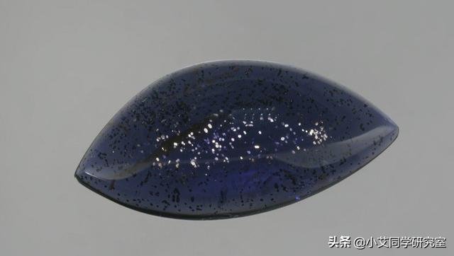 什么是沙金，什么是沙金手镯（太阳般的闪耀,光芒万丈;金子般的光泽,闪闪发光-这就是砂金效应）