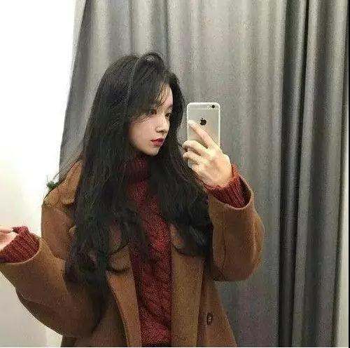 爱自拍女孩必学的姿势，爱自拍女孩必学的姿势有哪些（学好女生最爱的12个自拍姿势）