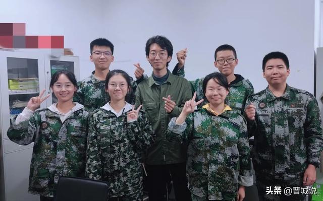 总裁的替身前妻冠华居燕子717微博，燕子712原创歌曲（晋城一中学子接力传承继续一中执教）