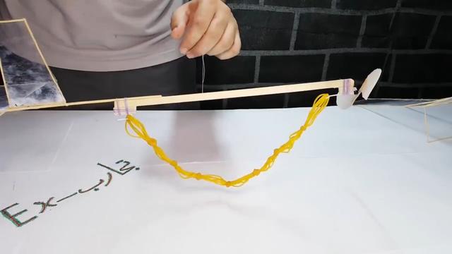 简易飞机模型制作，100个简单的科技小制作_100个简单的科技小制作视频_100个简单的科技小制作不倒翁（用竹蜻蜓原理做一个简易飞机）