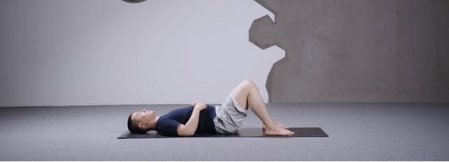 做瑜伽时怎么呼吸，做瑜伽时怎么呼吸正确（腹式呼吸和完全式呼吸的练习方法和要点）