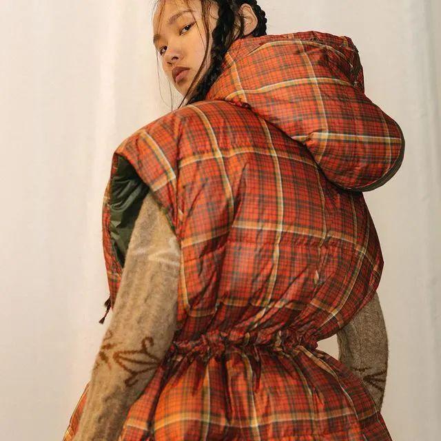 云南少数民族服饰，云南各民族的服饰（体育生羽绒服火了）