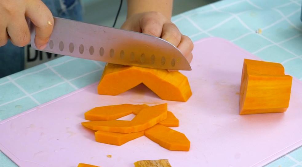 南瓜怎么蒸才好吃，怎么蒸南瓜好吃又简单（红薯加上南瓜）