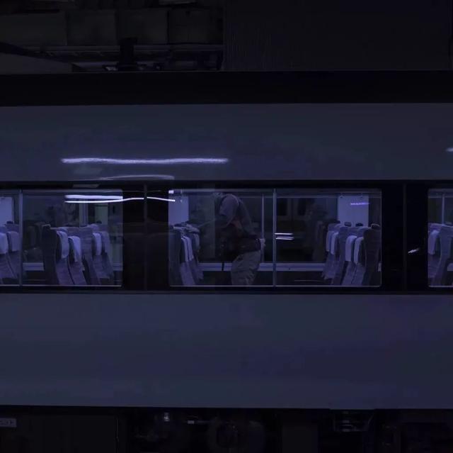 蓝色系美图，蓝色系美图动漫（蓝色系背景图合集）