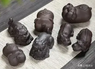 金蟾怎么摆放招财，嘴里含钱的金蟾怎么摆放招财（快看看怎么正确摆放吧）