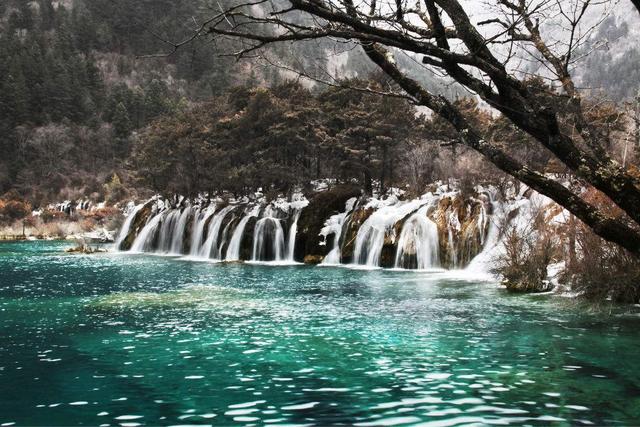 九寨沟有哪些景点，九寨沟必去景点（大九寨沟最经典的十大景点）