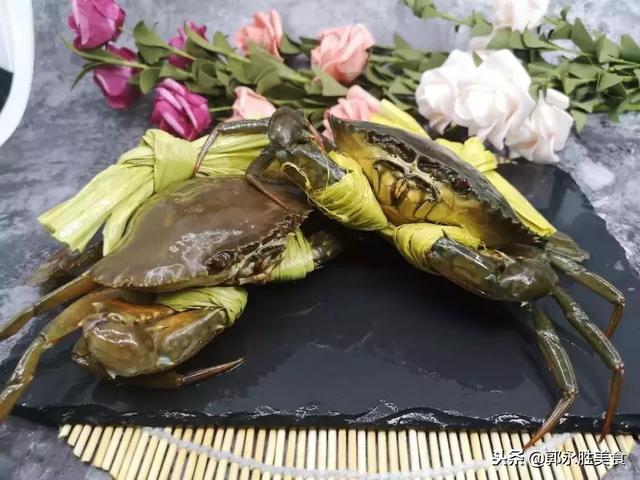 螃蟹的洗法，香辣蟹的做法（手把手教你吃螃蟹的正确清洗方法）
