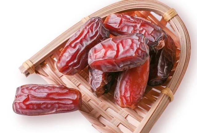 蜜枣的功效与作用，蜜枣的功效与作用及食用方法（还有黑枣、蜜枣，怎么吃最合理）