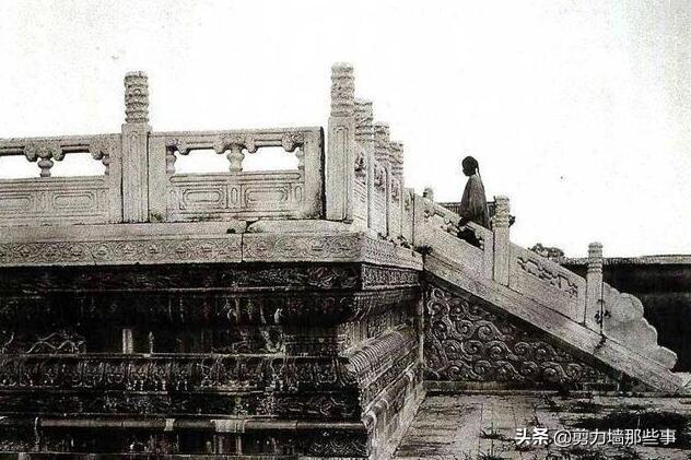 亩怎么读，亩拼音（亩怎么读）（解读一亩等于多少平方米）