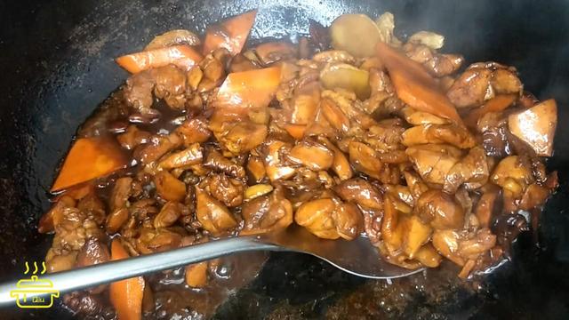 红烧鸡腿的简单做法，怎么做红烧鸡腿（教你做正确红烧鸡腿肉的做法）