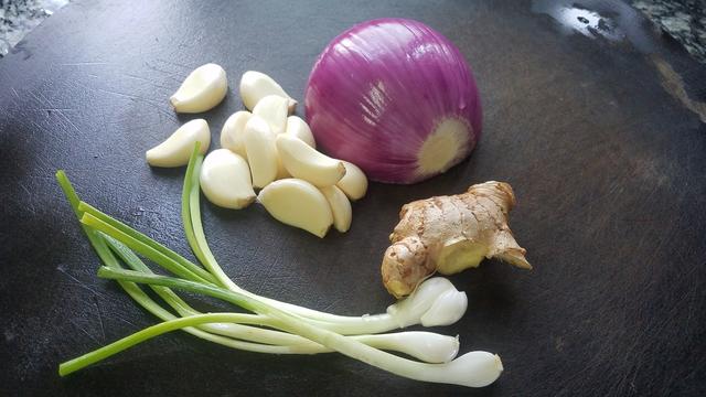 鸡腿肉的做法大全，鸡腿的做法大全（鸡腿香喷喷的做法）