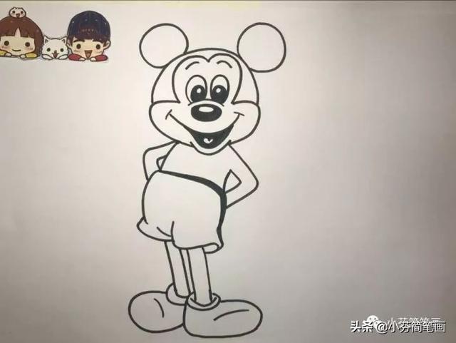 一分钟画出米奇的简笔画，米奇简笔画简单（童话经典：米老鼠简笔画）