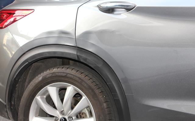 凹陷修复多少钱一个坑，车被撞凹进去维修大概多少钱（车身钣金无痕修复一般多少钱）