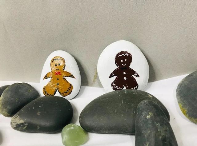 姜饼人的寓意，姜饼人 寓意（教你把小石头变成可爱的姜饼人​）