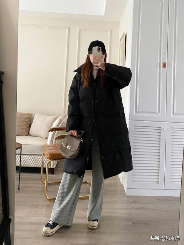 灰色裤子配什么上衣，灰色直筒裤搭配什么上衣（灰色阔腿裤才是真时髦）