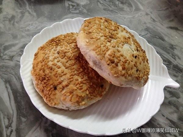 椒盐油酥饼的家常做法，美食做法——椒盐油酥饼