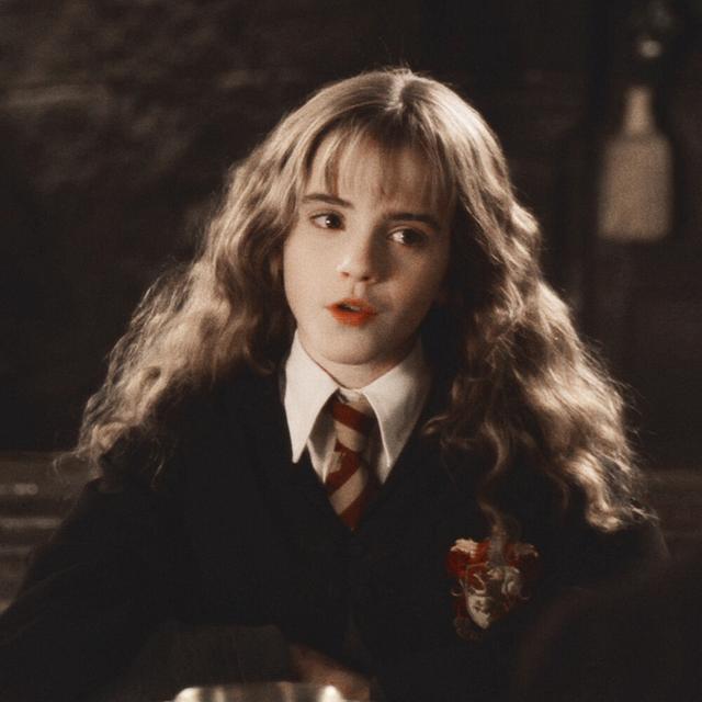 哈利波特头像女生，哈利波特魔法学院头像微信（霍格沃茨永不毕业）