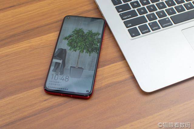 v2061a什么手机，v2061a是什么牌子手机（外观性能兼顾的高水准之作）