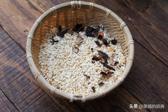喝炒米茶的最佳时间，炒米茶什么季节喝（90岁爷爷教我做炒米茶）