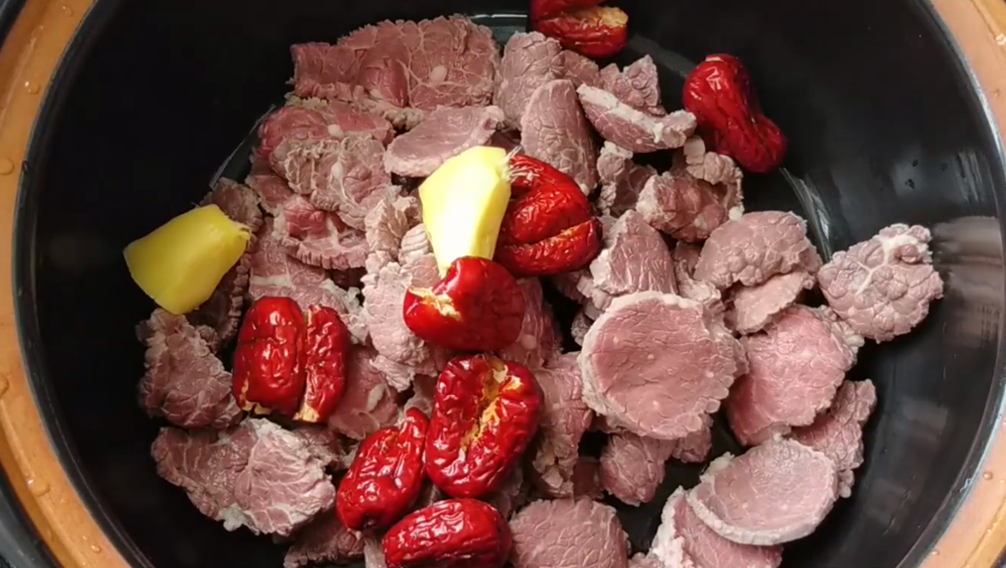 图片[3]-【山药牛肉羹】做法步骤图 汤鲜味美 天冷常给家人煲来喝-起舞食谱网