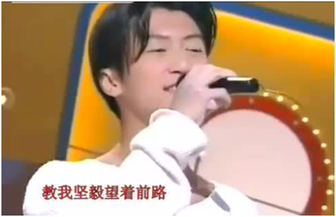 成龙是哪国国籍，成龙为什么加入美国国籍（而加拿大国籍的谢霆锋）