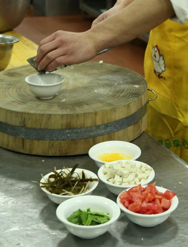 河津市美食，河津市美食推荐（河津“坐碗子”招待最尊贵的客人）