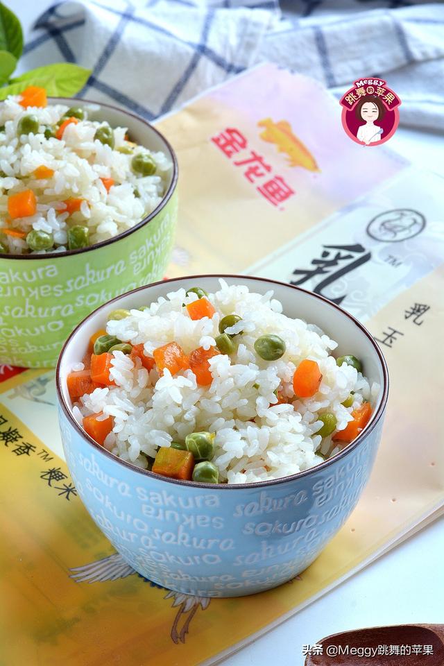 豌豆焖饭制作方法，豌豆焖饭怎么做电饭锅（加2料比白米饭营养翻倍）