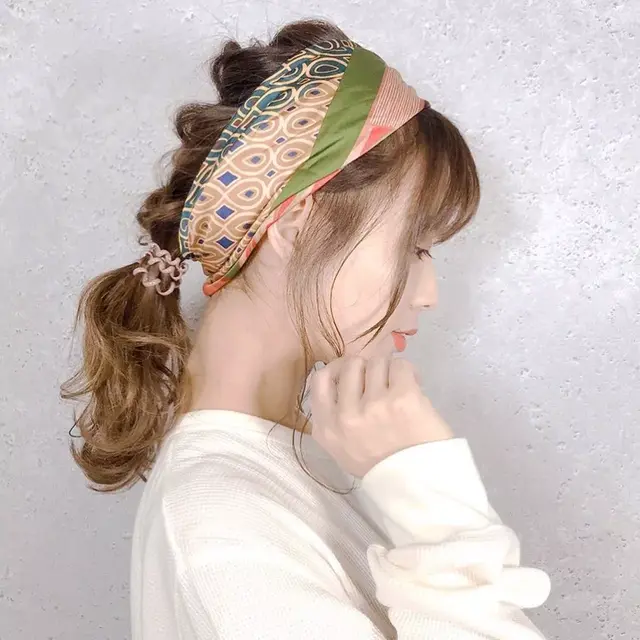 丸子头怎么扎出蓬松感，怎么扎丸子头好看又简单又蓬松（扎丸子头一不小心变“道姑”）