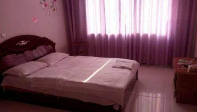 “闹洞房”，微信头像，“闹洞房”（洞房夜丈夫嫌弃妻子身上难闻）