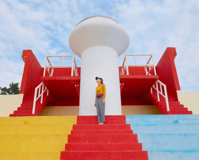 腰包怎么背好看，腰包怎么背好看图解（户外品牌也可以背出新时尚）