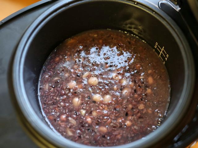 八宝粥材料是哪八种，八宝饭材料是哪八种（终于调配出好吃的八宝粥配方）