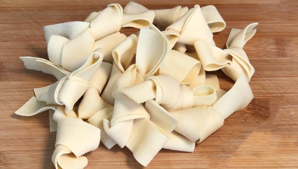 圖片[5]-【五花肉豆腐皮砂鍋煲】做法步驟圖 一大鍋不夠吃 冬天常吃全-起舞食譜網(wǎng)