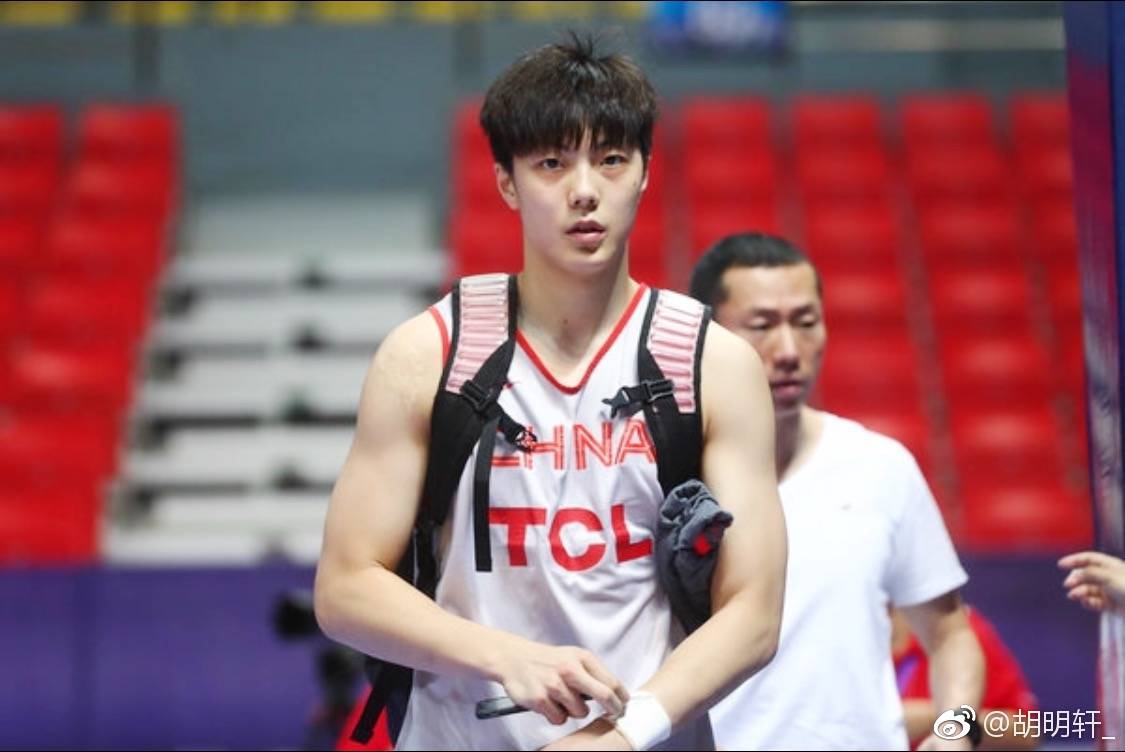 胡明轩个人资料身高(胡明轩故事汇) - 青木春