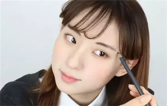 清纯学生妆教程步骤，日常学生妆教程（清纯简单学生化妆步骤）