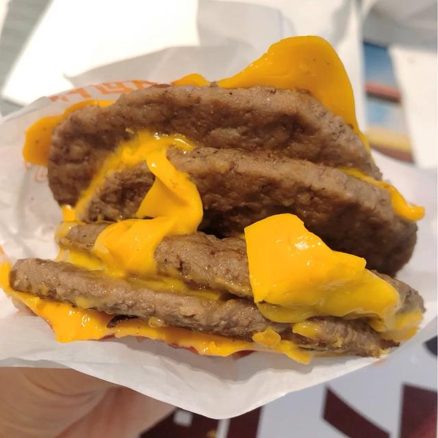 麦当劳板烧鸡腿堡，麦当劳板烧鸡腿堡6.9元（麦当劳汉堡之“隐藏吃法”）