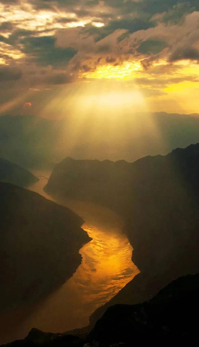 中国最美景观大道是从哪儿到哪儿，中国最美景观大道318国道从哪儿到哪儿（带你走进“中国人的景观大道”）