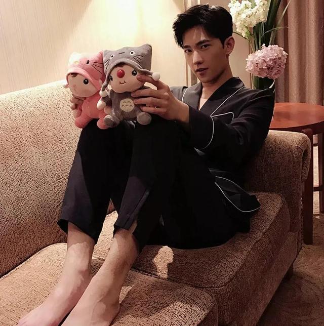杨洋图片最帅的图片，帅气男头/杨洋微信（杨洋头像‖“你惊心动魄）