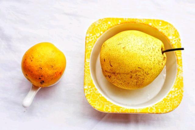 银耳和罗汉果红枣梨能一起煮吗，季节交替多喝罗汉果雪梨汤