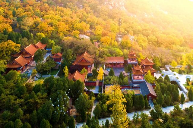 满山红叶似彩霞，阿宝歌曲大全（山东最全赏红叶地图来了）