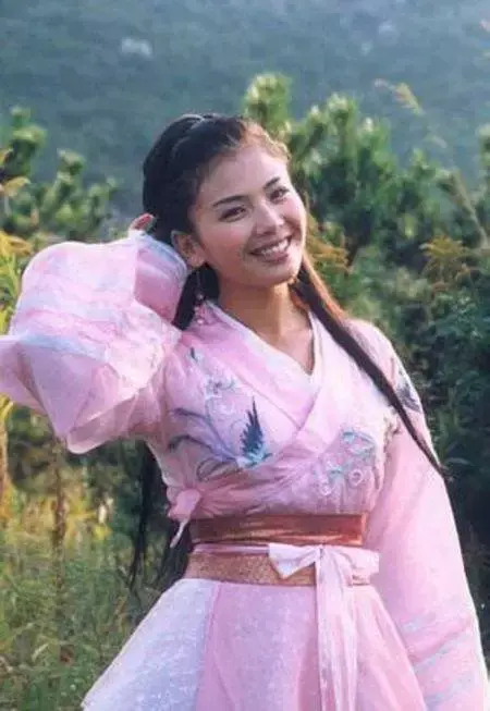 天龙八部对阿朱最好的人是谁，《天龙八部》乔峰为何一世深爱阿朱