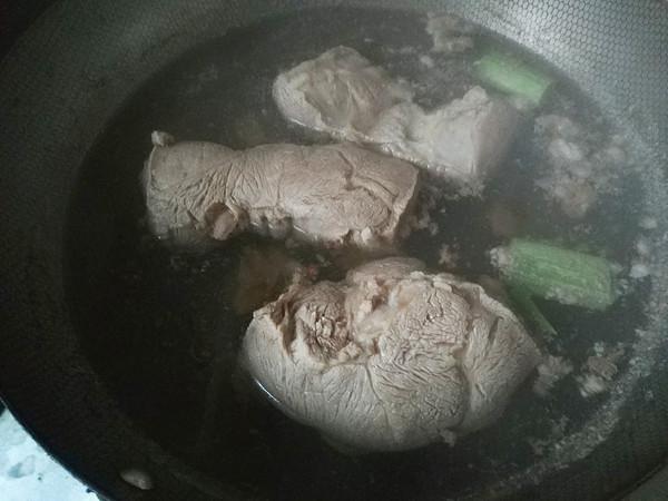 卤牛肉怎么保存，嫩牛肉腌制方法（卖40年卤牛肉大妈说漏嘴）